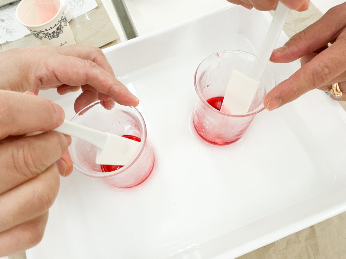 神奈川県アロマテラピー講座　厚木カルチャーセンター　紫根ケアクリーム作り　作り方2