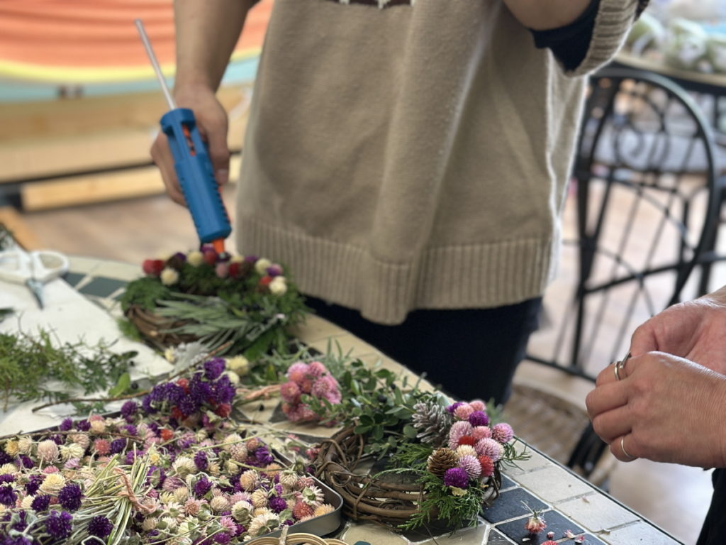 クリスマスリース・ミニリース作り　神奈川県厚木市　小田急線本厚木駅 (1)