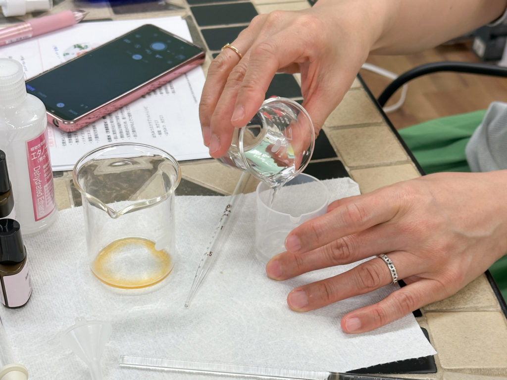 八重桜水蒸気蒸留 八重桜塩漬け 和精油 春の香り 日本の香り アロマテラピー2